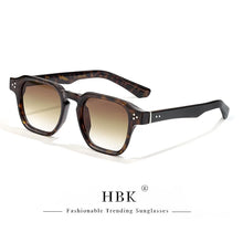Laden Sie das Bild in den Galerie-Viewer, CATERSIDE HERREN-SONNENBRILLE – KLARER STYLE. STARKE AUSSTRAHLUNG.