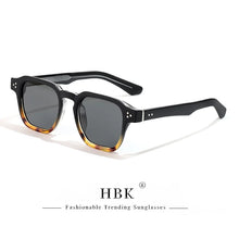 Laden Sie das Bild in den Galerie-Viewer, CATERSIDE HERREN-SONNENBRILLE – KLARER STYLE. STARKE AUSSTRAHLUNG.