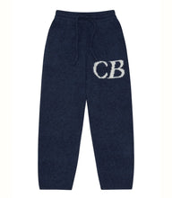 Laden Sie das Bild in den Galerie-Viewer, STRICKPULLOVER „CB“ – MINIMALISMUS MIT STATEMENT - BARBER TRENDS WORLD