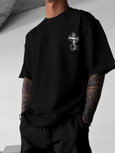 Laden Sie das Bild in den Galerie-Viewer, COOLES MÄNNER BAGGY TREND T-SHIRT - BARBER TRENDS WORLD