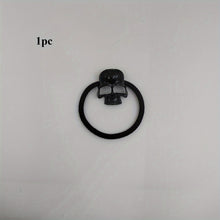 Laden Sie das Bild in den Galerie-Viewer, HAARGUMMI MIT GOTISCHEM TOTENKOPF – FÜR DEN MAN BUN MIT ATTITUDE - BARBER TRENDS WORLD