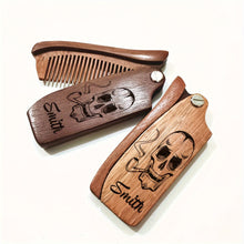 Laden Sie das Bild in den Galerie-Viewer, EDLER PERSONALISIERBARER BARTKAMM AUS SANDELHOLZ - BARBER TRENDS WORLD