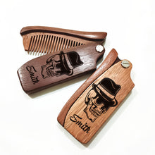 Laden Sie das Bild in den Galerie-Viewer, EDLER PERSONALISIERBARER BARTKAMM AUS SANDELHOLZ - BARBER TRENDS WORLD