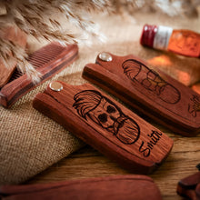 Laden Sie das Bild in den Galerie-Viewer, EDLER PERSONALISIERBARER BARTKAMM AUS SANDELHOLZ - BARBER TRENDS WORLD