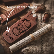 Laden Sie das Bild in den Galerie-Viewer, EDLER PERSONALISIERBARER BARTKAMM AUS SANDELHOLZ - BARBER TRENDS WORLD