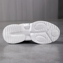 Laden Sie das Bild in den Galerie-Viewer, ATMUNGSAKTIVE CHUNKY SNEAKER MIT COOLEN PRINTS - BARBER TRENDS WORLD