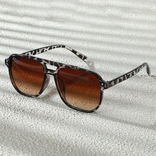 Laden Sie das Bild in den Galerie-Viewer, MEGA TREND-SONNENBRILLEN FÜR MÄNNER MIT FARBIGEN GLÄSERN! - BARBER TRENDS WORLD