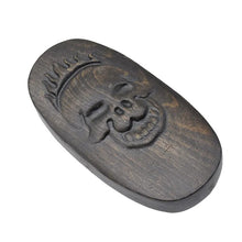 Laden Sie das Bild in den Galerie-Viewer, PROFESSIONELLE BARTBÜRSTE MIT WILDSCHWEINBORSTEN UND TOTENKOPF-GRIFF - BARBER TRENDS WORLD