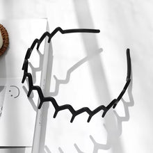 Laden Sie das Bild in den Galerie-Viewer, HAARREIFEN FÜR MÄNNER MIT HAIFISCHZAHNUNG IN 7 TREND-FARBEN - BARBER TRENDS WORLD