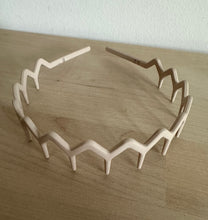 Laden Sie das Bild in den Galerie-Viewer, HAARREIFEN FÜR MÄNNER MIT HAIFISCHZAHNUNG IN 7 TREND-FARBEN - BARBER TRENDS WORLD