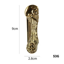 Laden Sie das Bild in den Galerie-Viewer, FALTBARER TASCHENBARTKAMM MIT ANGESAGTEM TOTENKOPF-GRIFF - BARBER TRENDS WORLD