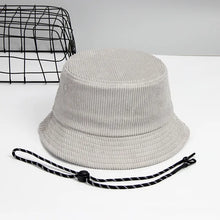 Laden Sie das Bild in den Galerie-Viewer, BUCKET HAT AUS KORDSTOFF FÜR MÄNNER - BARBER TRENDS WORLD