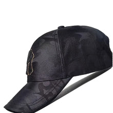 Laden Sie das Bild in den Galerie-Viewer, FASHION BASEBALL-CAP IM CAMOUFLAGE LOOK - BARBER TRENDS WORLD