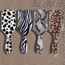 Laden Sie das Bild in den Galerie-Viewer, HITZBESTÄNDIGE BÜRSTEN IM ANIMAL PRINT - BARBER TRENDS WORLD