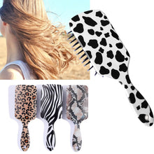 Laden Sie das Bild in den Galerie-Viewer, HITZBESTÄNDIGE BÜRSTEN IM ANIMAL PRINT - BARBER TRENDS WORLD
