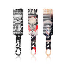 Laden Sie das Bild in den Galerie-Viewer, PROFESSIONELLE KARBON CLIPPER KÄMME AUS DEN BARBER SHOP MIT COOLEN PRINTS - BARBER TRENDS WORLD