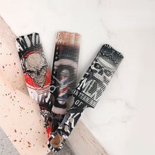 Laden Sie das Bild in den Galerie-Viewer, PROFESSIONELLE KARBON CLIPPER KÄMME AUS DEN BARBER SHOP MIT COOLEN PRINTS - BARBER TRENDS WORLD