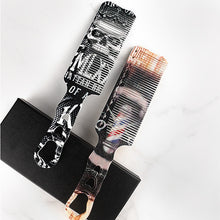 Laden Sie das Bild in den Galerie-Viewer, PROFESSIONELLE KARBON CLIPPER KÄMME AUS DEN BARBER SHOP MIT COOLEN PRINTS - BARBER TRENDS WORLD
