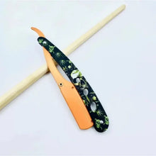 Laden Sie das Bild in den Galerie-Viewer, PROFI-RASIERMESSER MIT REBELLISCHEM TOTENKOPF-PRINT! - BARBER TRENDS WORLD