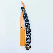 Laden Sie das Bild in den Galerie-Viewer, PROFI-RASIERMESSER MIT REBELLISCHEM TOTENKOPF-PRINT! - BARBER TRENDS WORLD