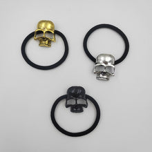 Laden und Abspielen von Videos im Galerie-Viewer, 1 Stck gotische Schdelkappe PunkStil Legierung Elastischer Ponytailhalter fr Mnner und Frauen Schwarz Gold und Schwarz Optionen PunkZubehr SkelettDesign Elastische Band
