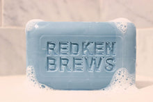 Laden Sie das Bild in den Galerie-Viewer, REDKEN BREWS CLEANSING BAR PAIN DE TOILETTE - BARBER TRENDS WORLD