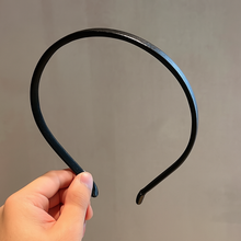 Laden Sie das Bild in den Galerie-Viewer, schwarzer Haarreifen für Männer - Leder-Optik