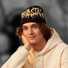 Laden Sie das Bild in den Galerie-Viewer, ⭐ STREET STYLE BEANIE MIT SIGNATUR ⭐
