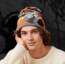 Laden Sie das Bild in den Galerie-Viewer, 🔥 MUST-HAVE BEANIE MIT COOLEN PRINTS 🔥
