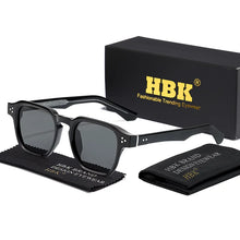 Laden Sie das Bild in den Galerie-Viewer, CATERSIDE HERREN-SONNENBRILLE – KLARER STYLE. STARKE AUSSTRAHLUNG.
