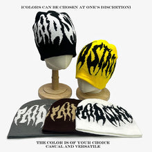 Laden Sie das Bild in den Galerie-Viewer, ⭐ STREET STYLE BEANIE MIT SIGNATUR ⭐
