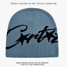 Laden Sie das Bild in den Galerie-Viewer, 🔥 MUST-HAVE BEANIE MIT COOLEN PRINTS 🔥
