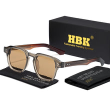 Laden Sie das Bild in den Galerie-Viewer, CATERSIDE HERREN-SONNENBRILLE – KLARER STYLE. STARKE AUSSTRAHLUNG.
