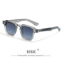 Laden Sie das Bild in den Galerie-Viewer, CATERSIDE HERREN-SONNENBRILLE – KLARER STYLE. STARKE AUSSTRAHLUNG.
