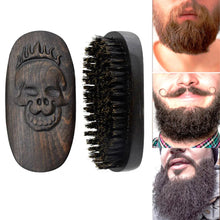 Laden Sie das Bild in den Galerie-Viewer, PROFESSIONELLE BARTBÜRSTE MIT WILDSCHWEINBORSTEN UND TOTENKOPF-GRIFF - BARBER TRENDS WORLD
