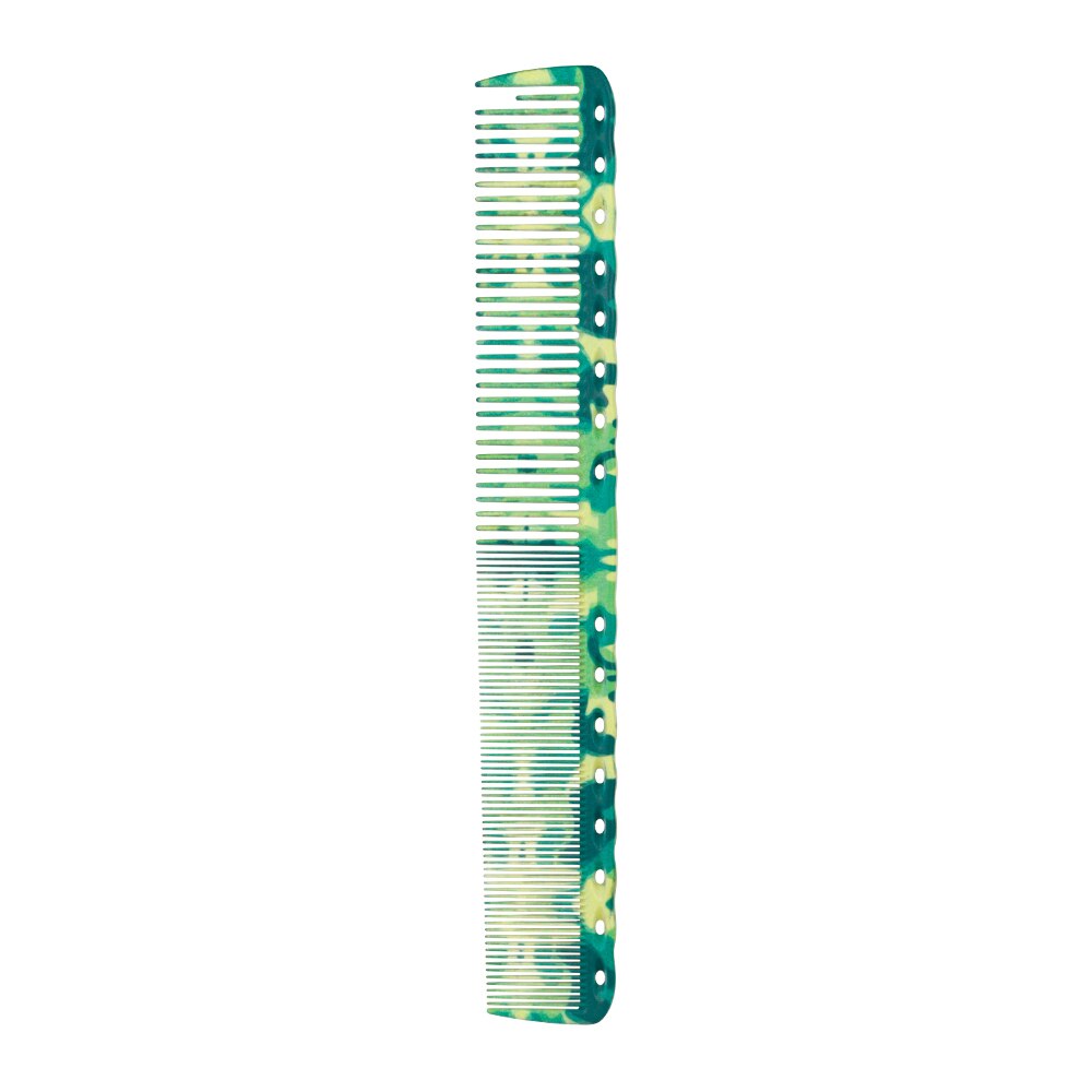 PROFESSIONELLE HAARKÄMME IM CAMOUFLAGE-PRINT - BARBER TRENDS WORLD