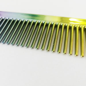 PROFESSIONELLE HAARSCHNEIDEKÄMME IM METALLIC LOOK - BARBER TRENDS WORLD